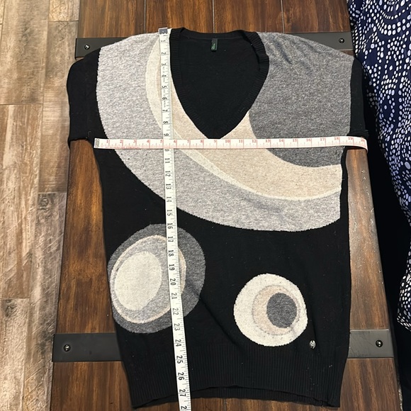 United colors of Benetton/ black and gray sweater. Size M - Picture 5 of 9